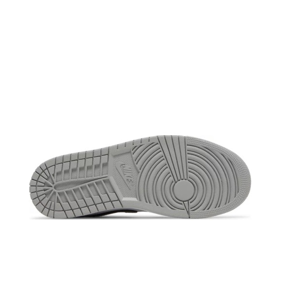 Air Jordan 1 Low 'Shadow Toe' - Picture 3 of 12